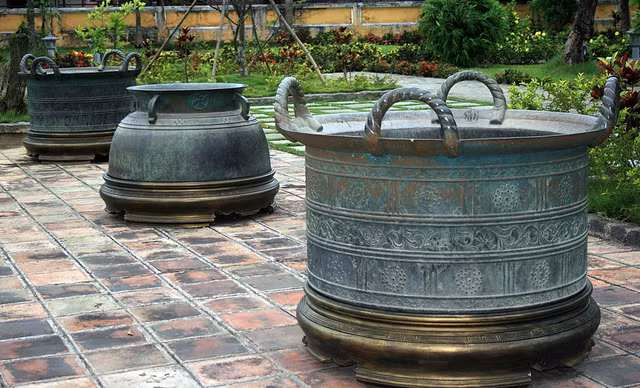 Báu vật vạc đồng đỉnh cao thời chúa Nguyễn - Hình 5 Bau vat vac dong dinh cao thoi chua Nguyen-Hinh-5
