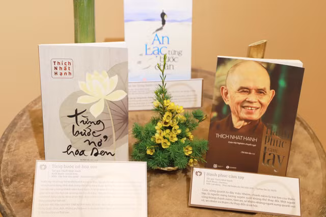 Thiền Sư Thích Nhất Hạnh dạy gì trong cuốn 'Hạnh phúc cầm tay'? - Hình 6 Thien Su Thich Nhat Hanh day gi trong cuon 'Hanh phuc cam tay'?-Hinh-6