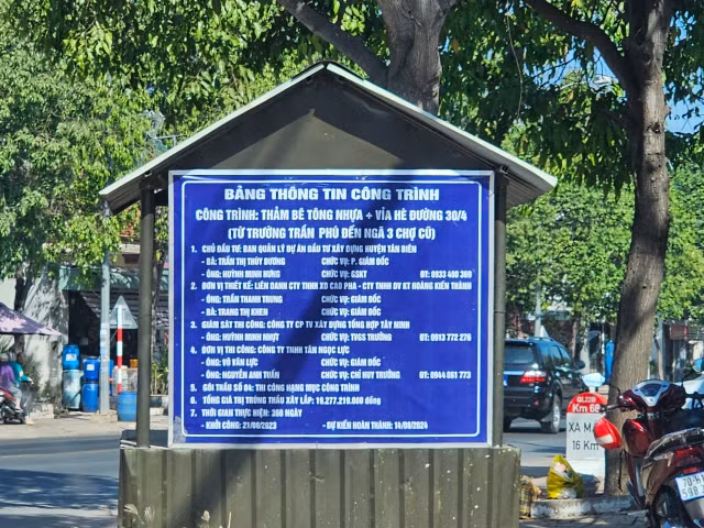 Tây Ninh: Cận cảnh DA Thảm nhựa đường 30/4 huyện Tân Biên Tay Ninh: Can canh DA Tham nhua duong 30/4 huyen Tan Bien