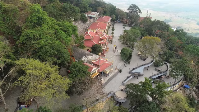 Sự tích người con gái báo mộng trên núi Bà Đen - Hình 9 Su tich nguoi con gai bao mong tren nui Ba Den-Hinh-9