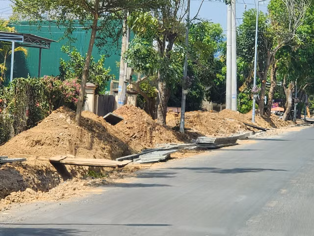Lam Dong: Thi cong au tai du an via he duong Thong Nhat-Hinh-3