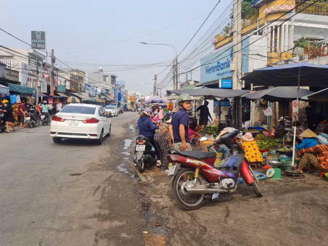 Via he, long duong thanh noi hop cho ke ben UBND phuong Buu Hoa-Hinh-6