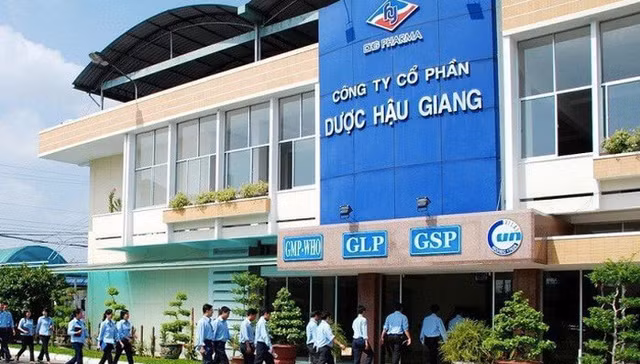 Loat lanh dao cua cong ty duoc lon nhat Viet Nam xin tu nhiem