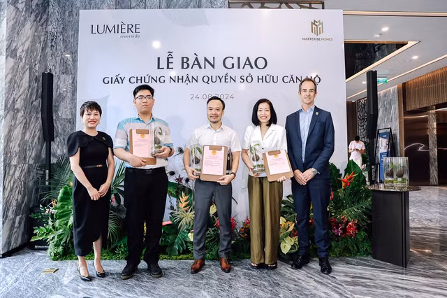 Masterise Homes ban giao so hong cho cu dan LUMIERE riverside dung cam ket-Hinh-5