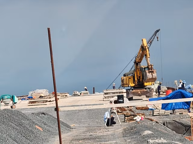 Cầu Vàm Cái Sứt sẽ hợp long phần chính sau nhiều lần trễ hẹn - Hình 4 Cau Vam Cai Sut se hop long phan chinh sau nhieu lan tre hen-Hinh-4