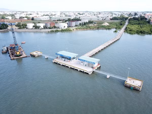 Thấy gì từ việc những gói thầu của Petrolimex Bà Rịa - Vũng Tàu chỉ một nhà thầu trúng? Thay gi tu viec nhung goi thau cua Petrolimex Ba Ria - Vung Tau chi mot nha thau trung?