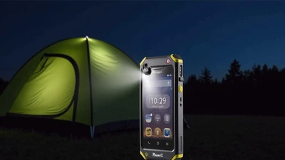 Điện thoại siêu bền có máy chiếu, pin 17.600mAh ra mắt