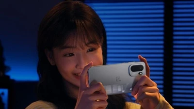 OnePlus Ace 6, cú tát vào flagship với pin 7.800mAh