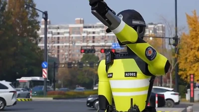 Trung Quốc ra mắt robot cảnh sát giao thông Tiểu Hổ