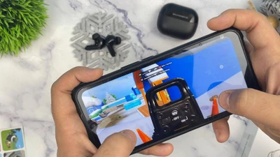 SoundPEATS Q3 Pro ra mắt, tai nghe giá rẻ nhưng “flagship”