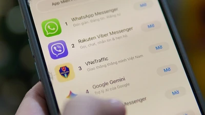 Zalo lung lay vì tẩy chay, WhatsApp và Viber trỗi dậy