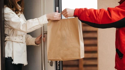 Coder vạch trần app giao đồ ăn bào tiền cả tài xế lẫn khách