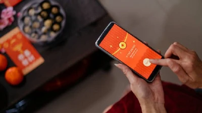 Ông lớn Trung Quốc tặng trà sữa, lì xì miễn phí dịp Tết