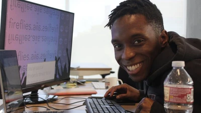 Startup AI gây sốc vì founder giả làm chatbot 