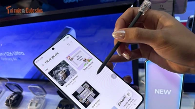 Trên tay Samsung Galaxy S26 Ultra với loạt tính năng “đỉnh cao” năm 2026 