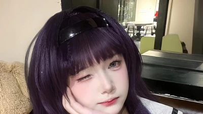 Coser Việt gây sốt với ảnh chụp gương "cam thường" vẫn đẹp nao lòng