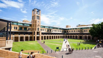 Giảng viên dùng ChatGPT chấm bài, sinh viên Australia phẫn nộ 