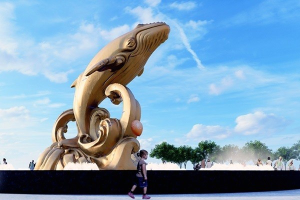 Phối cảnh biểu tượng Cá Ông đang được triển khai thay thế hàng cột cờ tại Bãi Sau. Ảnh: BQLDA cot-co-3.jpg