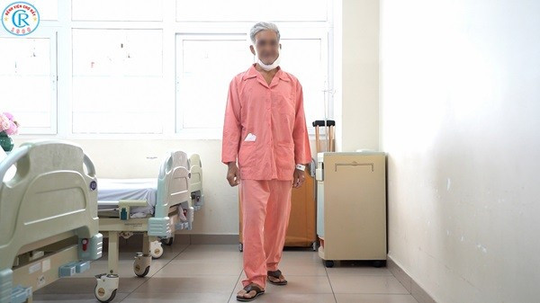 Bệnh nhân D. lấy lại sự tự tin sau ca phẫu thuật. Ảnh: Bệnh viện Chợ Rẫy. cho-ray-3.jpg