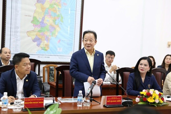 Chủ tịch Tập đoàn T&T Group Đỗ Quang Hiển phát biểu tại buổi làm việc. tt-2.jpg