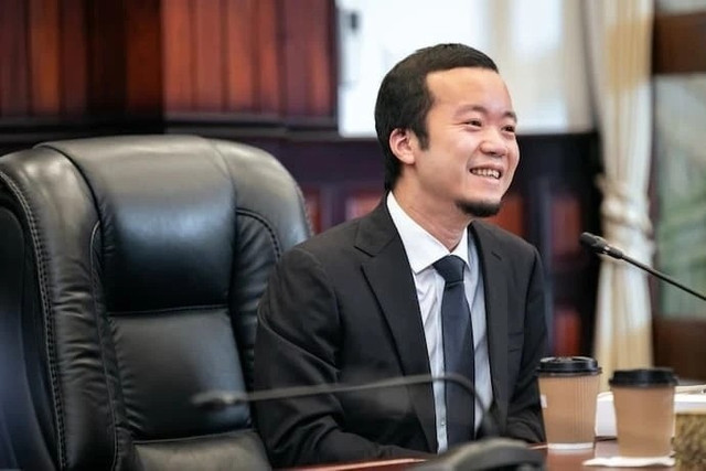 Trần Chí sinh ra tại Trung Quốc sau đó di cư sang Campuchia. Ảnh: Prince Group ty-phu-lua-dao1.jpg