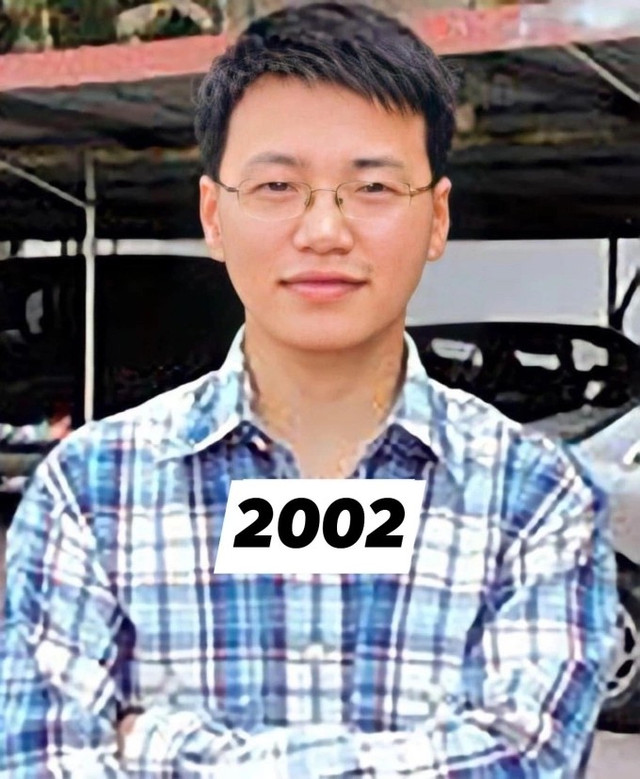 Shark Bình năm 2002, khi mới khởi nghiệp. Ảnh: FBNV shark-binh.jpg