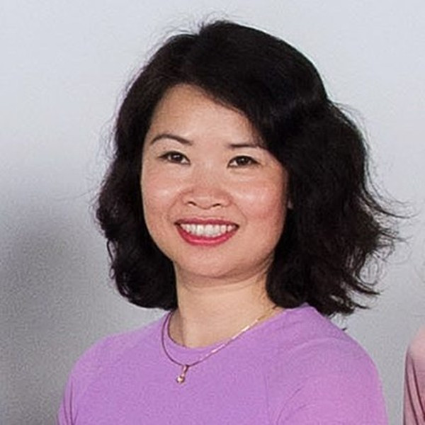 Bà Vũ Thị Hiền gần như không xuất hiện trước truyền thông. Ảnh: Viện Kinh tế và Kinh doanh quốc tế nu-doanh-nhan4.jpg