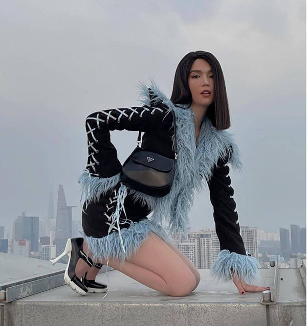 Ngọc Trinh ăn mặc cực sexy đầu năm mới Ngoc Trinh an mac cuc sexy dau nam moi