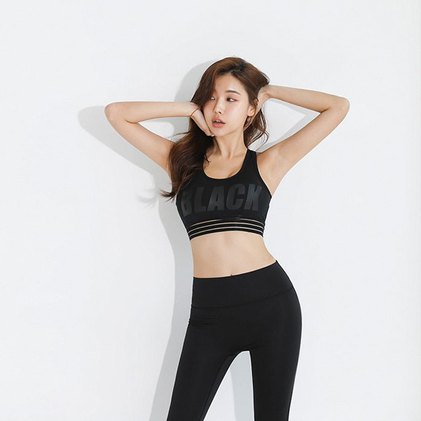 Gái trẻ khoe vẻ sexy gây ức chế khi mặc hớ hênh đến phòng tập - Hình 11 Gai tre khoe ve sexy gay uc che khi mac ho henh den phong tap-Hinh-11