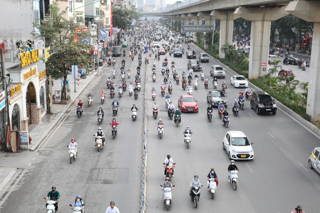 Đường Nguyễn Trãi ở Hà Nội vẫn hỗn loạn sau gần 4 tháng phân làn Duong Nguyen Trai o Ha Noi van hon loan sau gan 4 thang phan lan