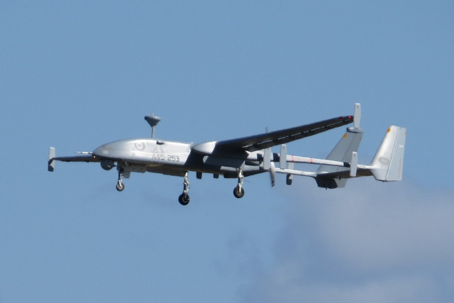 "Gương mặt" UAV Heron 1 Việt Nam có thể đã mua từ Israel - Hình 10 Heron 1 cung cấp khả năng trinh sát trên khu vực rộng lớn. Nếu hợp đồng mua máy bay không người lái Heron 1 này được xác nhận, năng lực trinh sát đường không của quân đội Việt Nam sẽ được tăng lên gấp nhiều lần. Ảnh: Fight Global.