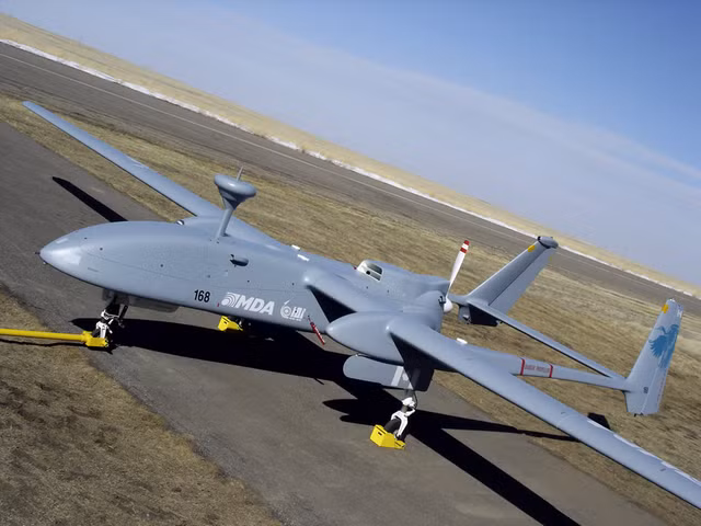 UAV Heron 1 là loại máy bay trinh sát không người lái tầm xa được phát triển bởi Malat, công ty con của IAI. Heron 1 có thời gian hoạt động liên tục đến 52 giờ ở độ cao 10,5 km. Ảnh: Jpost.