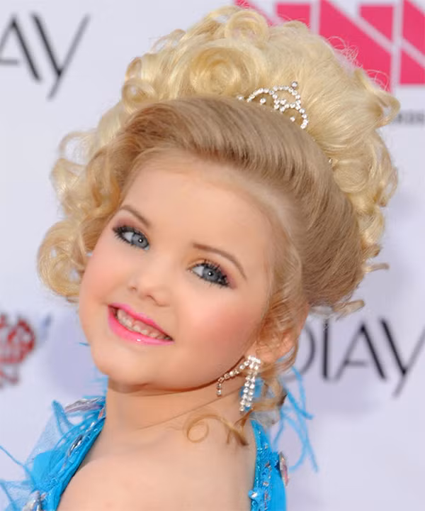 Nhan sac Eden Wood tuoi vi thanh nien khac biet so thoi hoa hau nhi-Hinh-4