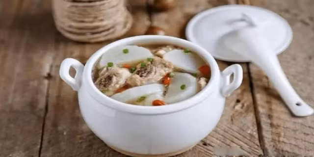 Meo nau canh xuong ngot nuoc, het mui tanh