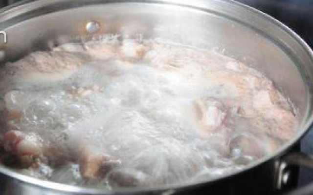 Mẹo nấu canh xương ngọt nước, hết mùi tanh - Hình 8 Meo nau canh xuong ngot nuoc, het mui tanh-Hinh-8