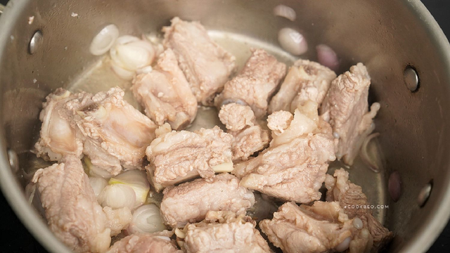 Mẹo nấu canh xương ngọt nước, hết mùi tanh - Hình 7 Meo nau canh xuong ngot nuoc, het mui tanh-Hinh-7