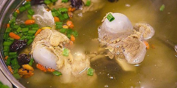 Chuyên gia: Lượng canxi trong canh xương không bằng nước máy - Hình 3 Chuyen gia: Luong canxi trong canh xuong khong bang nuoc may-Hinh-3