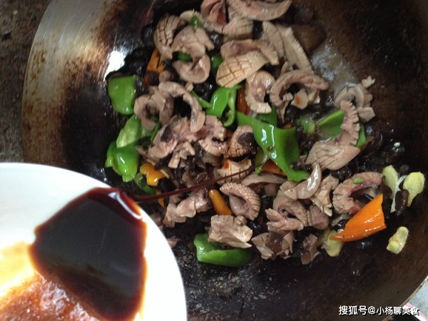 Mẹo xử lý món cật heo xào ớt bồi bổ cho quý ông - Hình 11 Meo xu ly mon cat heo xao ot boi bo cho quy ong-Hinh-11