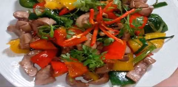 Meo xu ly mon cat heo xao ot boi bo cho quy ong