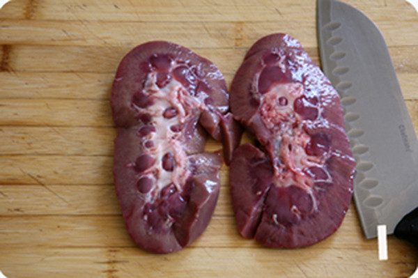 Mẹo xử lý món cật heo xào ớt bồi bổ cho quý ông - Hình 5 Meo xu ly mon cat heo xao ot boi bo cho quy ong-Hinh-5