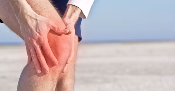 Bat dieu hoa ca dem, chang trai bi bien dang guong mat-Hinh-11