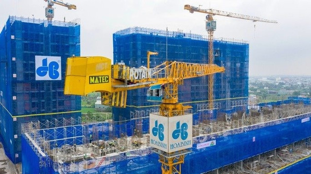 Xây dựng Hòa Bình chuyển từ lãi 103,26 tỷ đồng sang lỗ 711,49 tỷ đồng Xay dung Hoa Binh chuyen tu lai 103,26 ty dong sang lo 711,49 ty dong