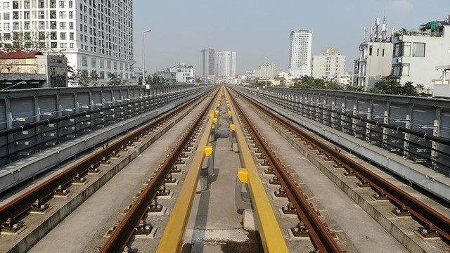 Cận cảnh đường sắt Cát Linh - Hà Đông sắp đưa vào khai thác tháng 4/2019 Can canh duong sat Cat Linh - Ha Dong sap dua vao khai thac thang 4/2019