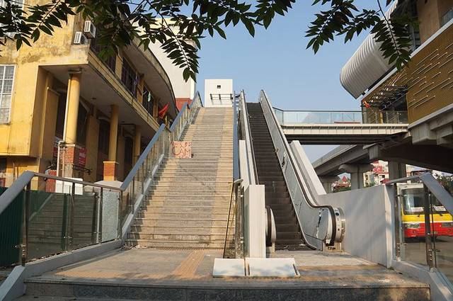 Cận cảnh đường sắt Cát Linh - Hà Đông sắp đưa vào khai thác tháng 4/2019 - Hình 10 Can canh duong sat Cat Linh - Ha Dong sap dua vao khai thac thang 4/2019-Hinh-10