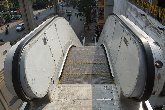 Cận cảnh đường sắt Cát Linh - Hà Đông sắp đưa vào khai thác tháng 4/2019 - Hình 9 Can canh duong sat Cat Linh - Ha Dong sap dua vao khai thac thang 4/2019-Hinh-9