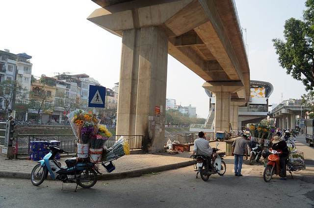 Cận cảnh đường sắt Cát Linh - Hà Đông sắp đưa vào khai thác tháng 4/2019 - Hình 14 Can canh duong sat Cat Linh - Ha Dong sap dua vao khai thac thang 4/2019-Hinh-14