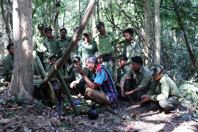 Độc đáo lễ cúng Rừng của người dân tộc thiểu số ở Tây Nguyên Doc dao le cung Rung cua nguoi dan toc thieu so o Tay Nguyen
