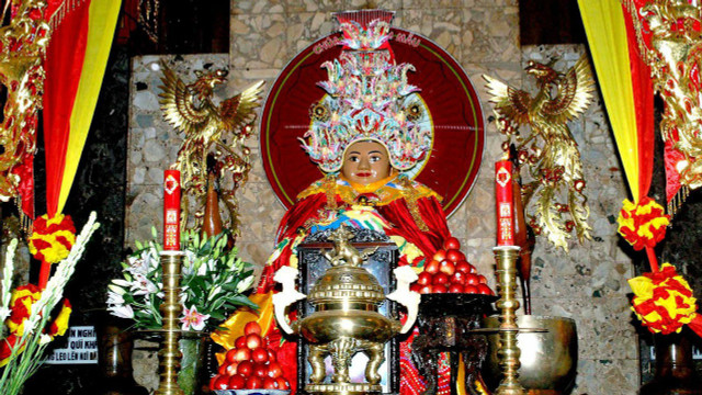 Den Ba Chua Kho tap nap dich vu khan vai thue du bi 