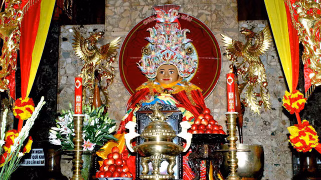 Den Ba Chua Kho tap nap dich vu khan vai thue du bi 