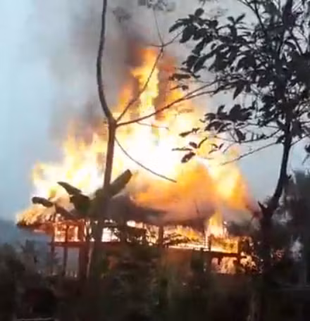 Doc gi hom nay 28/1: Dut lia tay khi hon chien tai quan ca phe-Hinh-4